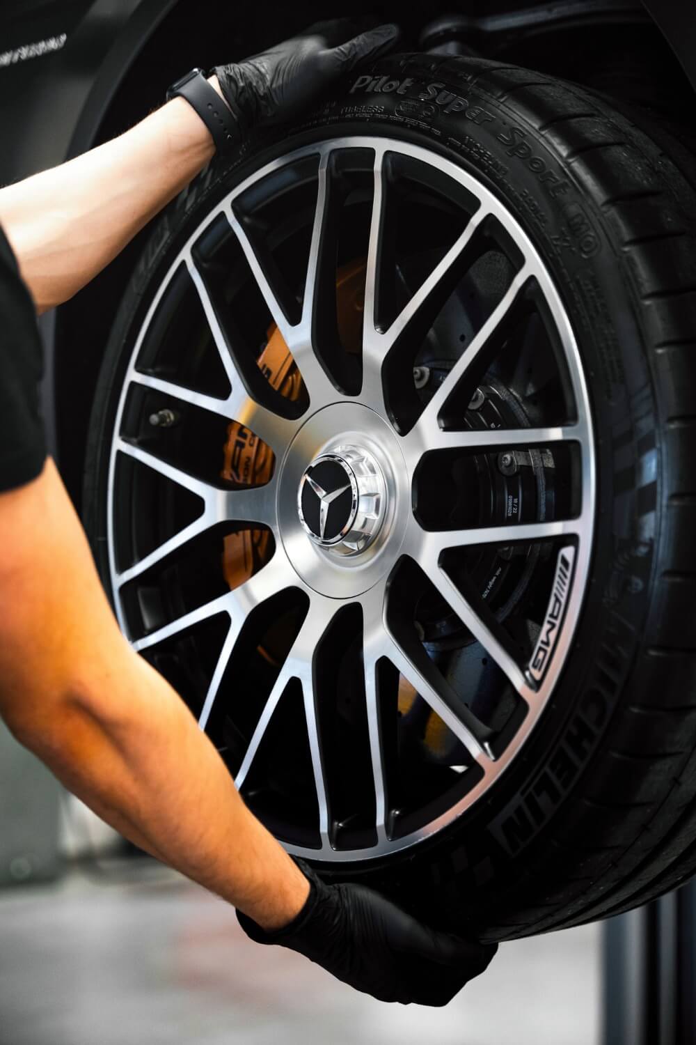 rygor mercedes benz express service two technicians